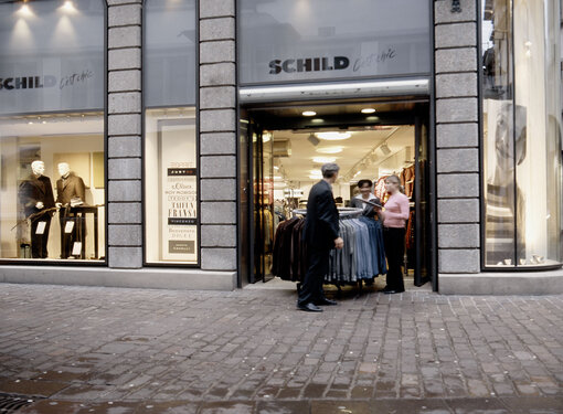 Porte coulissante vitrée classique - record - fonctionnement silencieux et modulable_5