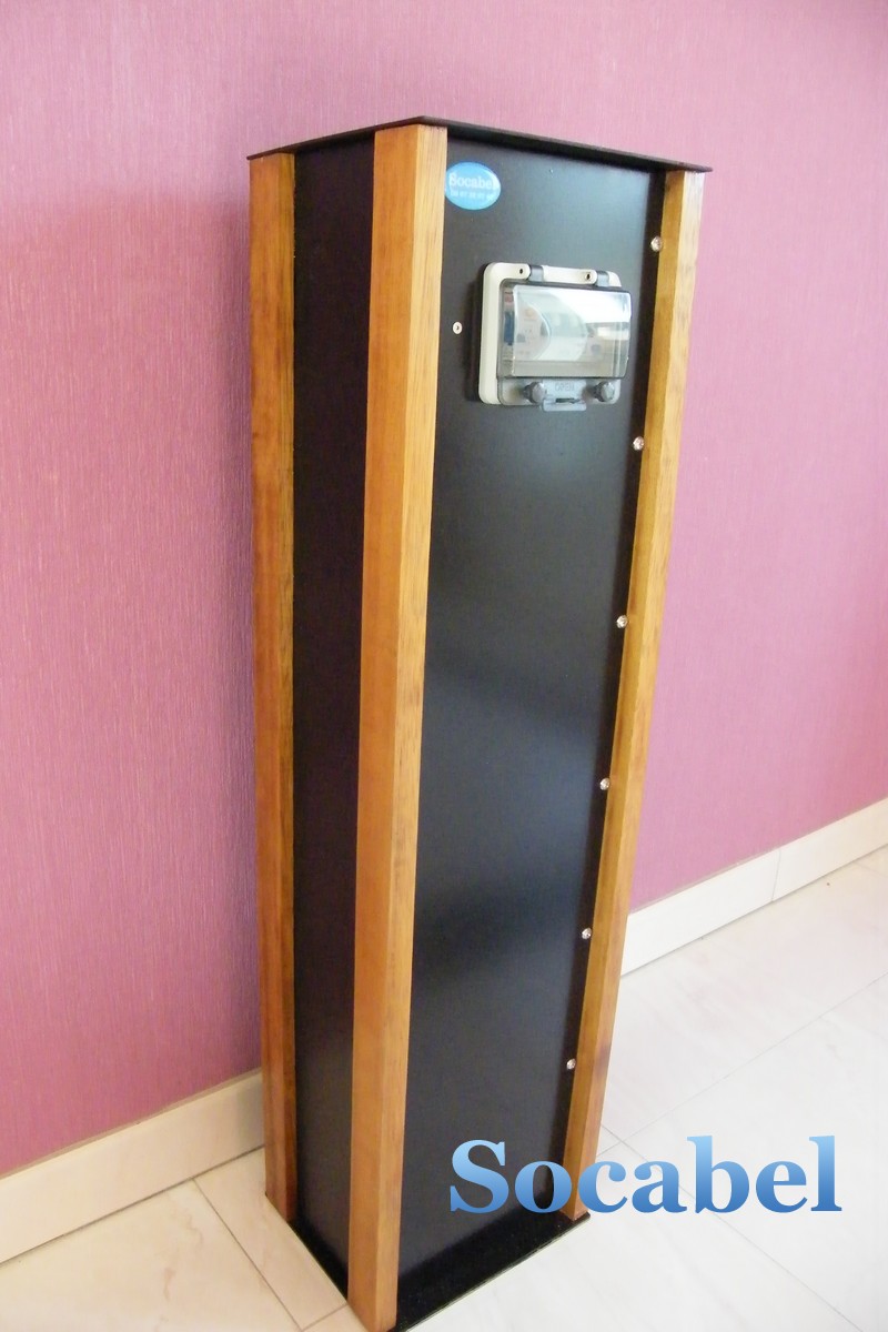 Borne électrique étanche IP30 pour showroom - H1200mm x L230mm x P180mm - Modulaire et personnalisable_5