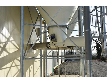 Silo d'élevage à cône axial de 60° pour l'alimentation des veaux  Capacité 20m3, 26m3 ou 30m3 - Poudre de lait_5