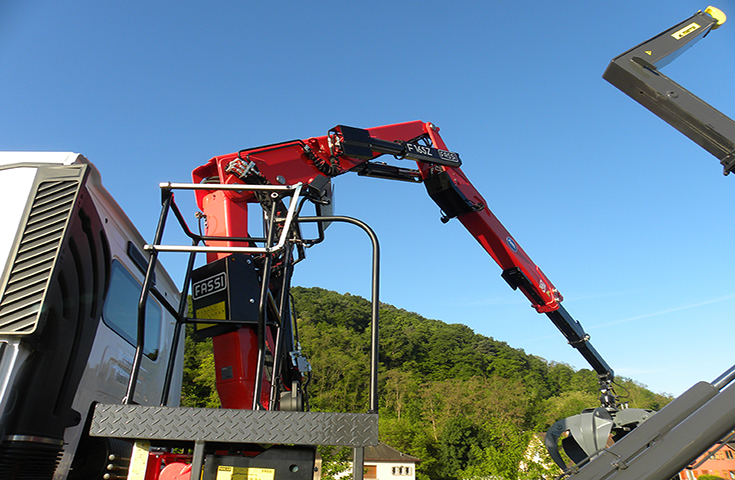 Grue auxiliaire Fassi F165AZ - 15,7 tm de capacité de levage - bras hydraulique jusqu'à 8,25 m_5