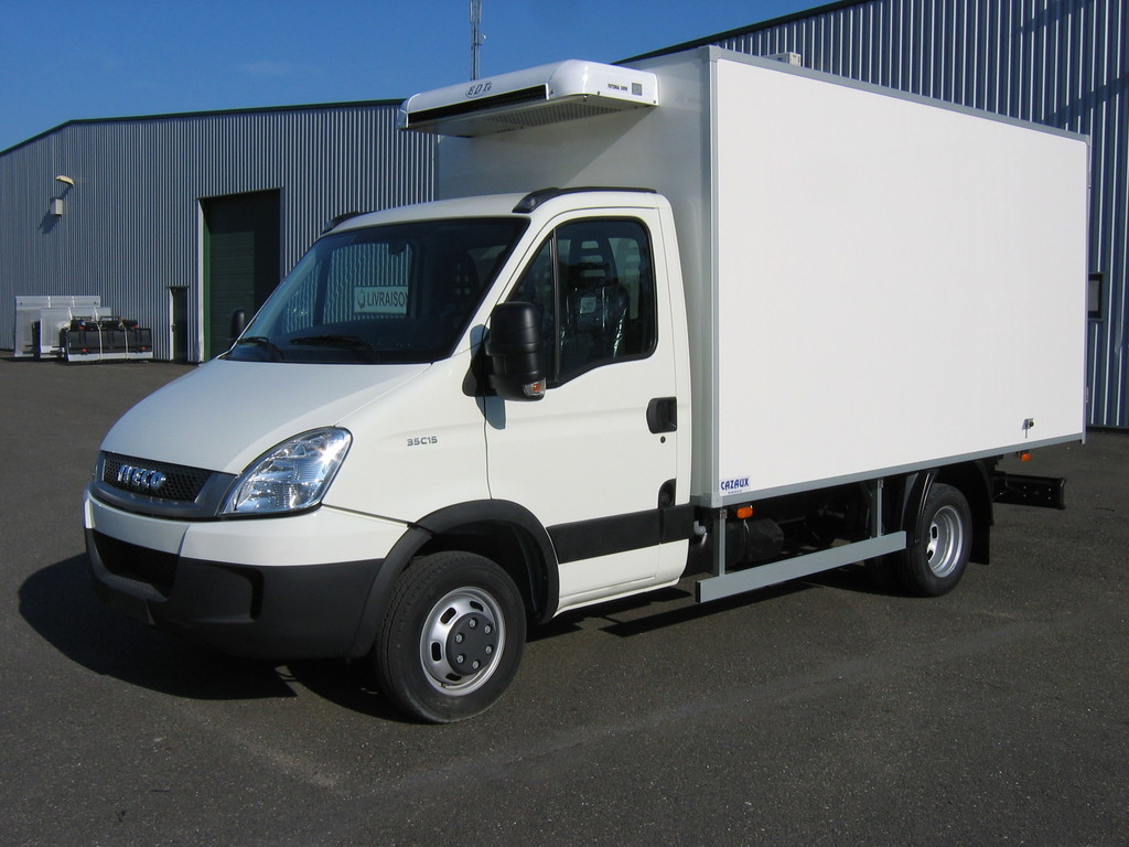 Groupe frigorifique avec kit spécial pour moteur de véhicule