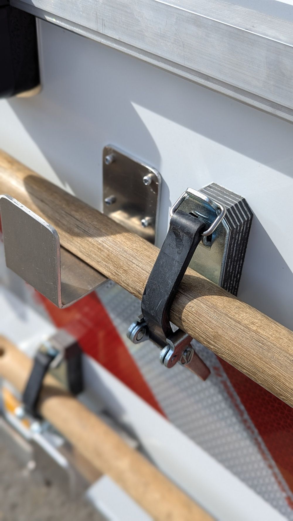 Triporteur ergonomique, robuste et innovant pour l'entretien des voiries, parcs et jardins_5