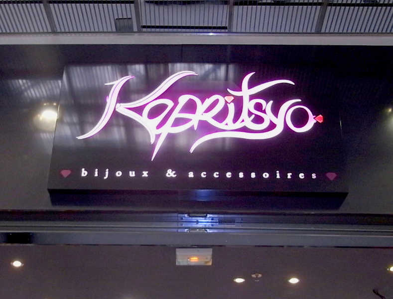 Enseigne lumineuse personnalisée pour une visibilité de jour comme de nuit - OUEST ENSEIGNES_5