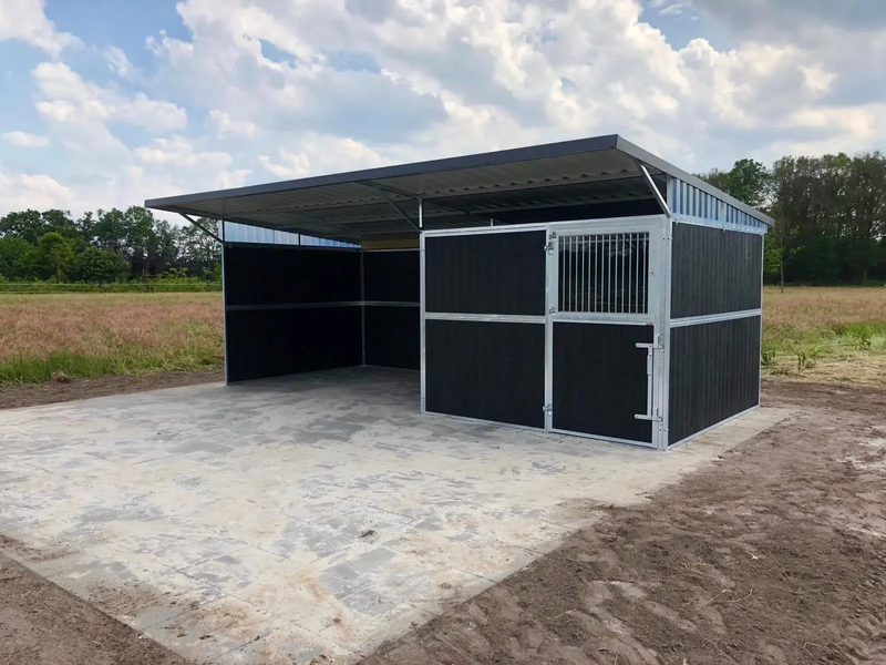 Boxes extérieur avec toit pentu - Écurie extérieure pour chevaux avec toit en appentis ou à pignon_5