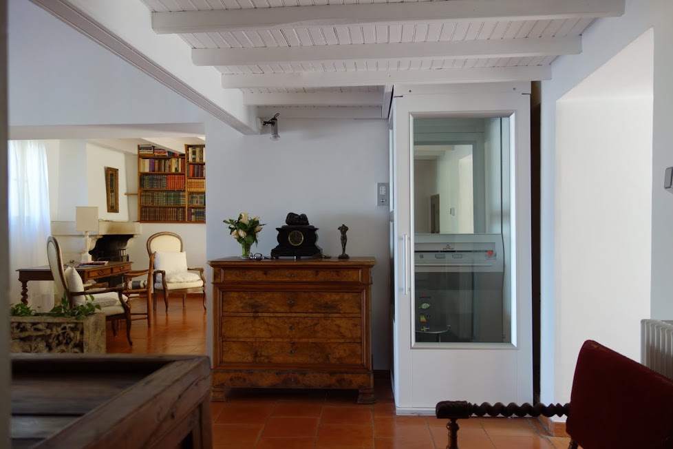 Élévateur PMR fixe Aritco - pour 2 niveaux et plus - portes automatiques et accès équerre_5