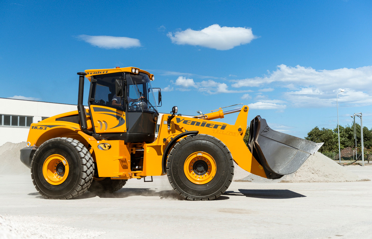 Chargeuse professionnelle Venieri 18.63B pour travaux de terrassement