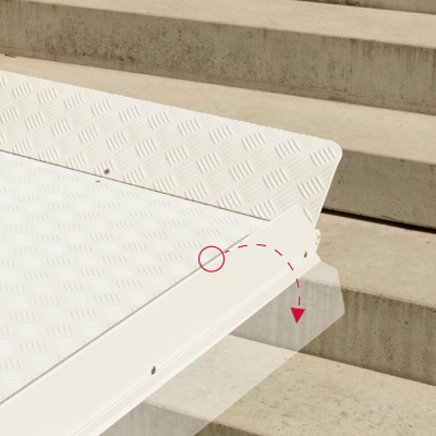 Plateforme élévatrice ergonomique à fonctionnement silencieux, permettant de desservir plusieurs niveaux à l'extérieur - en Bretagne et à Nantes - GANSER GHB20_5