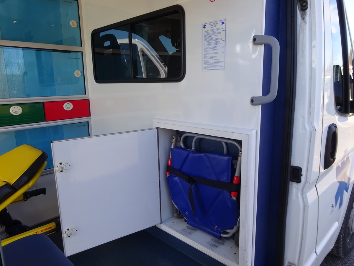 Ambulance manuelle 120 CV Fiat Ducato 2012