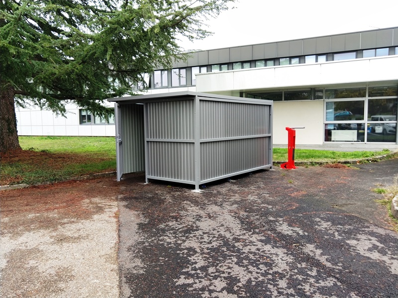 Abri 2 roues sécurisé fermé contre le vol,  les intrusions et les intempéries  idéale pour les collectivités, entreprises, résidences, ou zones sensibles- MIGA_5