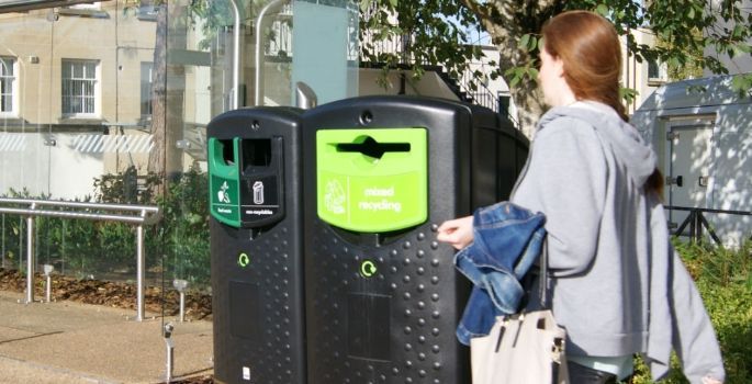 Cache-conteneurs et abris poubelles robuste en polyéthylène renforcé - personnalisable - 140L ou 240L_5