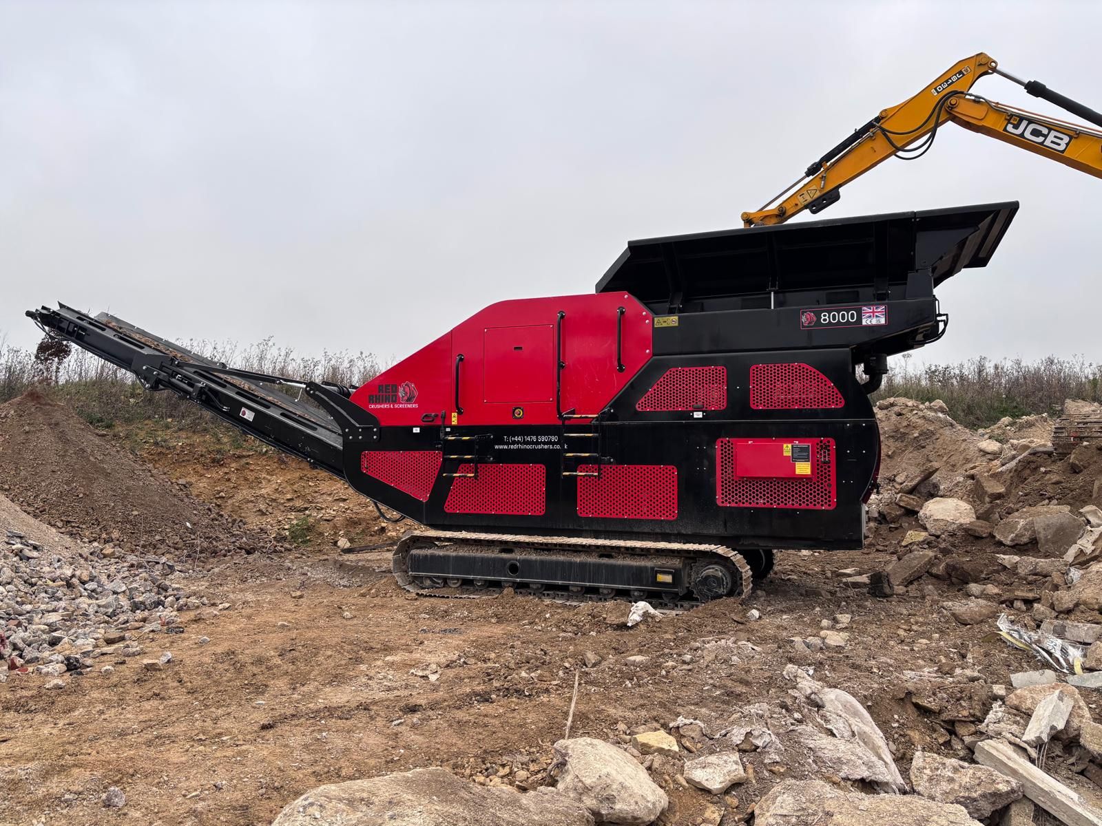Concasseur  à mâchoires avec trémie vibrante hydraulique - 8000 RED RHINO_0