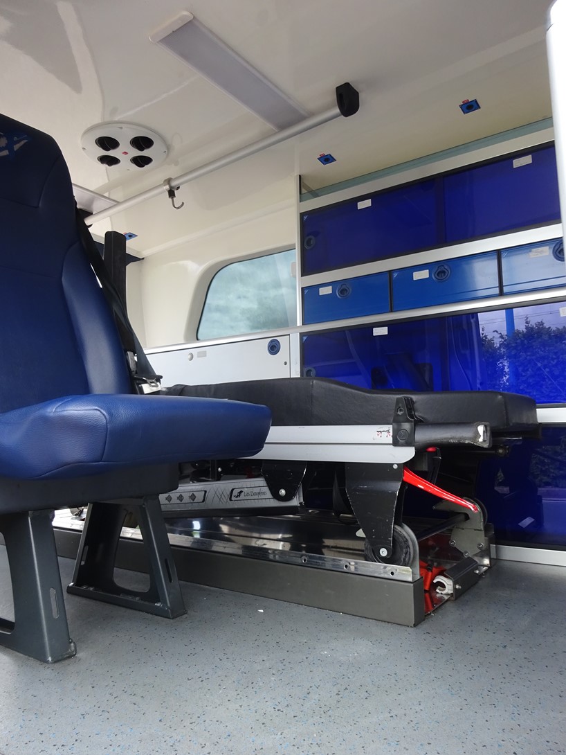 Ambulance occasion 3 places Mercedes-Benz Vito