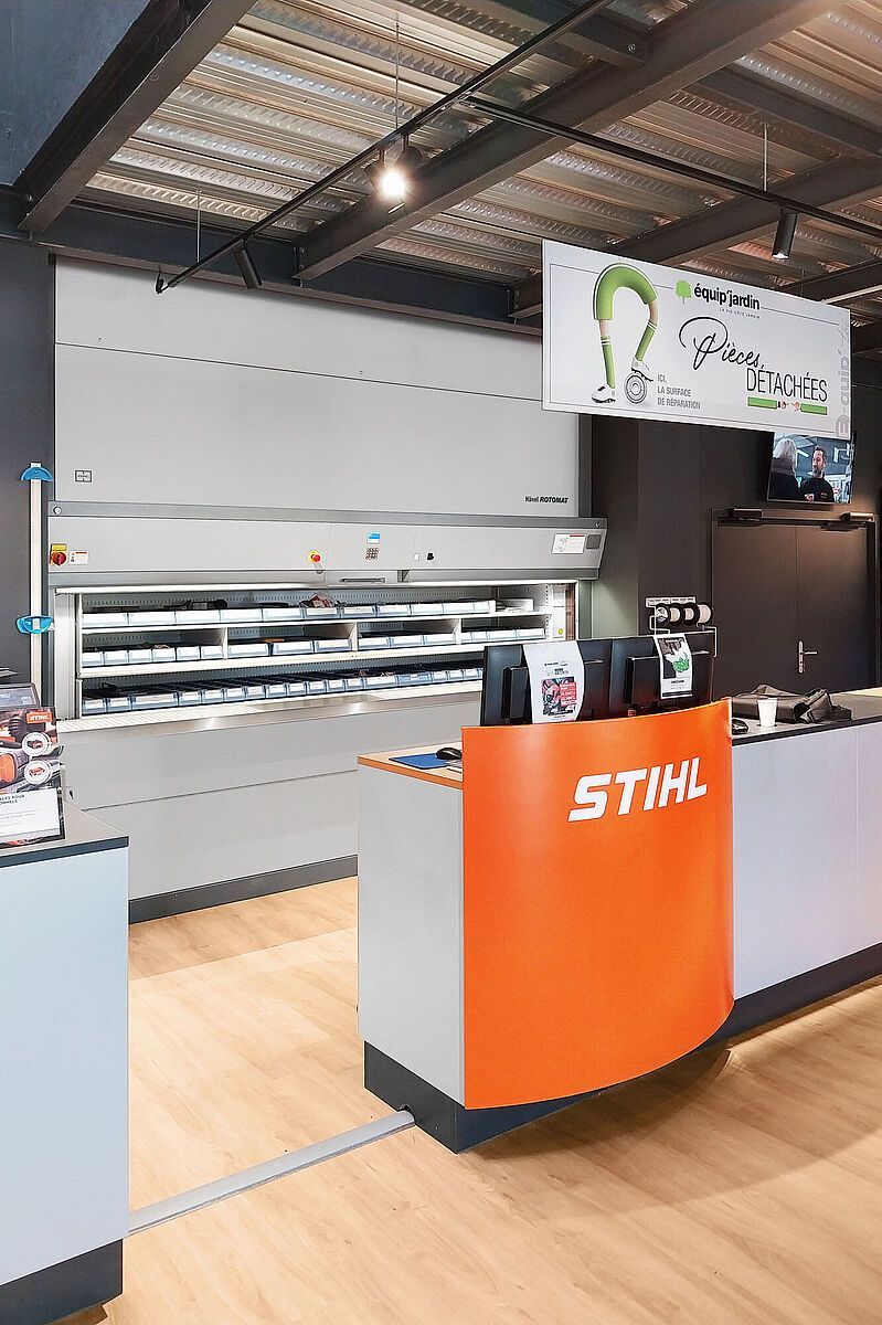 Stockeur vertical Hänel Rotomat® avec accès rapide aux articles