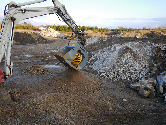 Godet cribleur hartl hbs pelle de 13-35 tonnes_5