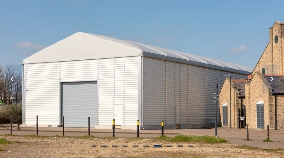 Tente logistique et de maintenance - Entretien de véhicules et stockage d'avions pour missions humanitaires - HTS TENTIQ GMBH_5