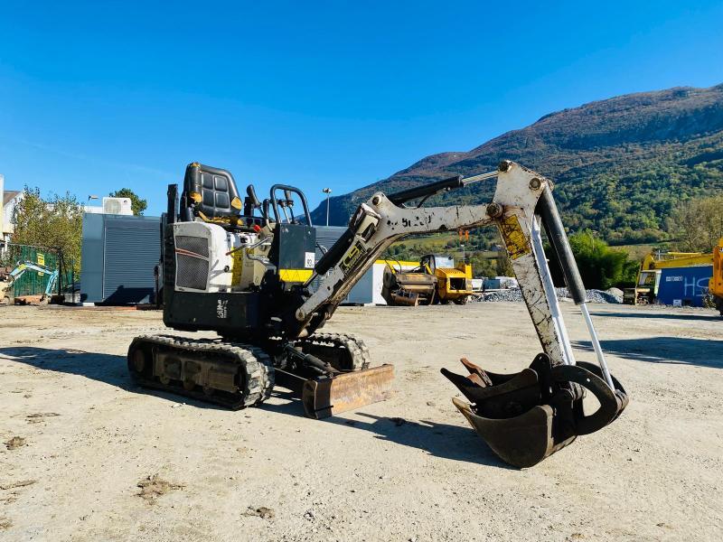 BOBCAT micro-pelle e08 1t_5