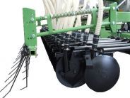 Semoir agricole PNL - Damax SRL - Modèle 4000 à 6000 - Versions à bottine, disque simple et double_5