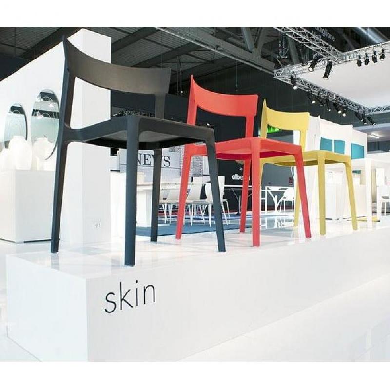 Chaise design Calligaris Skin en plastique moutarde - légère, empilable et écologique_5
