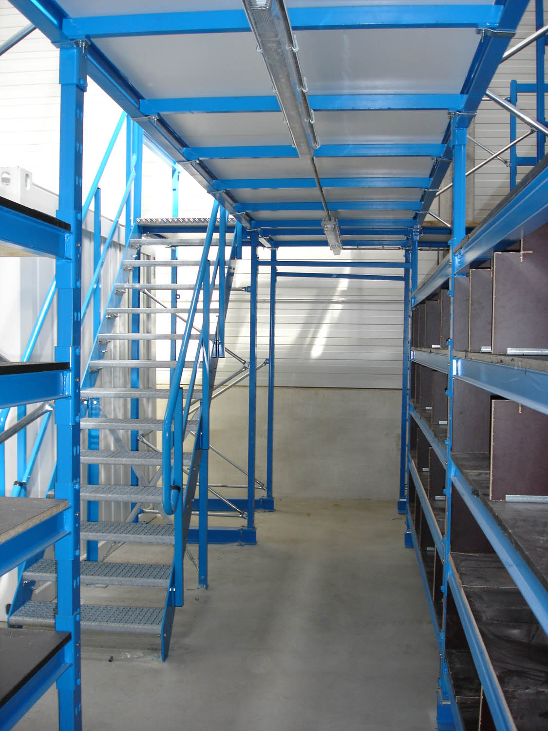 Mezzanine sur rayonnages à palettes OHRA - profilés en acier robustes pour stockage optimisé_5