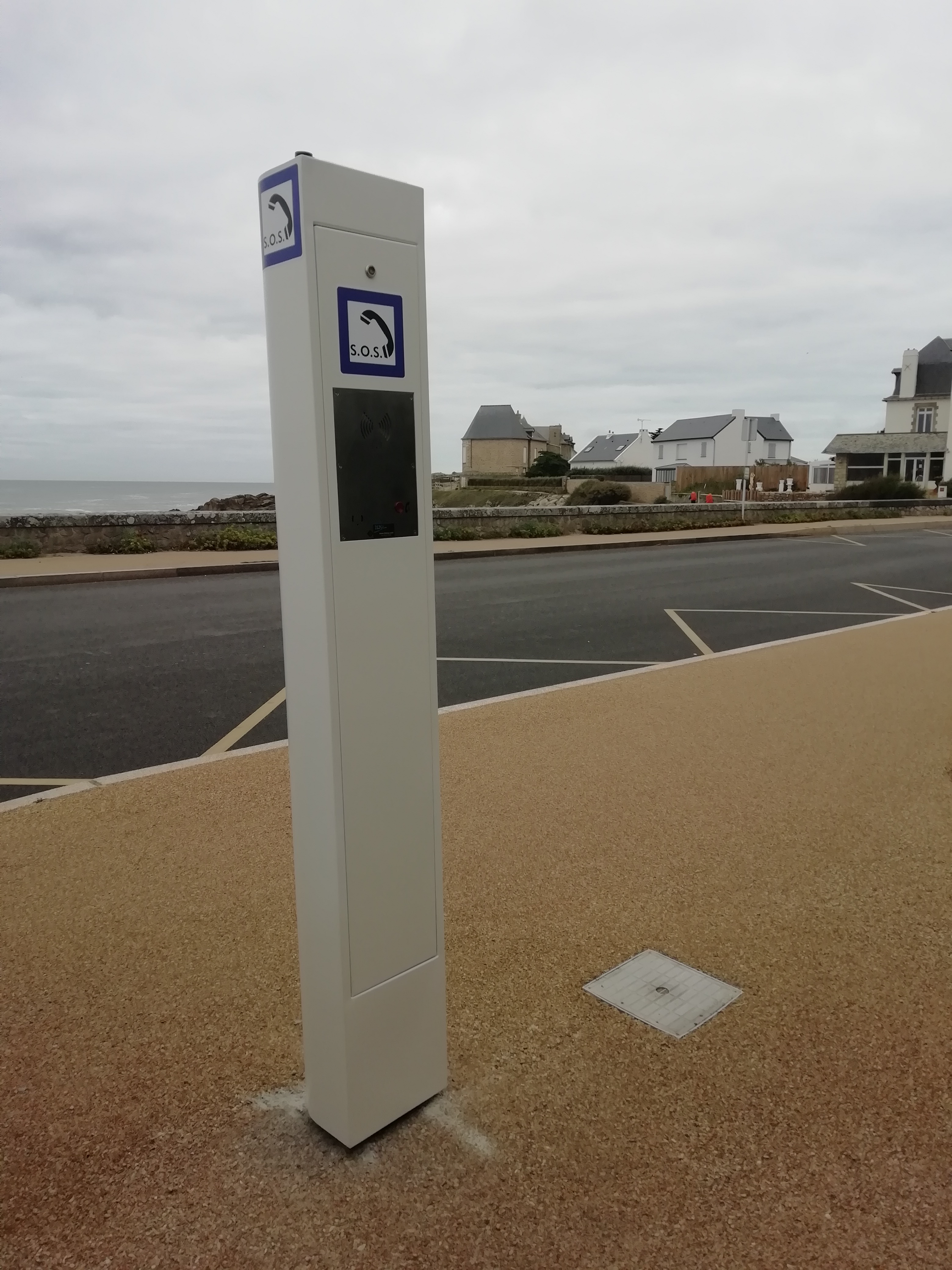 Borne SOS GSM anti appels intempestifs - jusqu'à 4 numéros - robuste et adaptée PMR_5