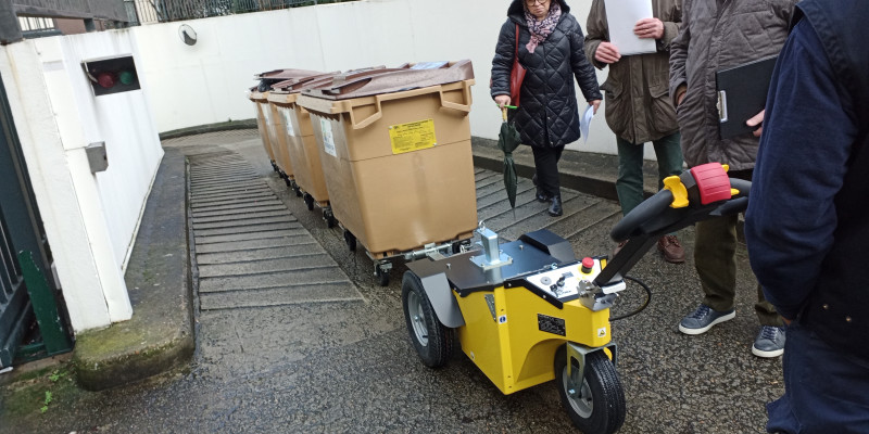 Tracteur pousseur electrique 900 watts batteries sans entretien_5