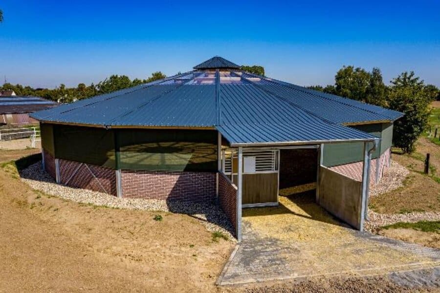 Marcheur suspendu couvert pour chevaux avec rond de longe - 6 à 12 chevaux - Réalisation sur mesure_5