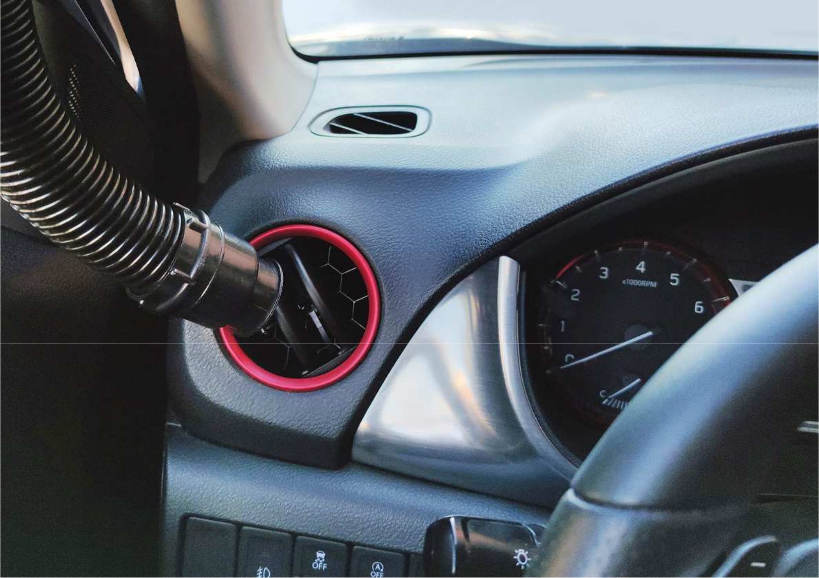 Désinfection des surfaces et mobiliers avec nettoyeur vapeur professionnel