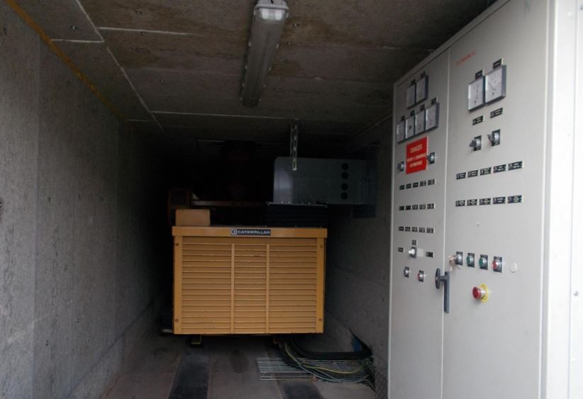 Groupe électrogène en container Caterpillar 2000 kVA - Model 3516 - Moteur Caterpillar - Année 1997_5