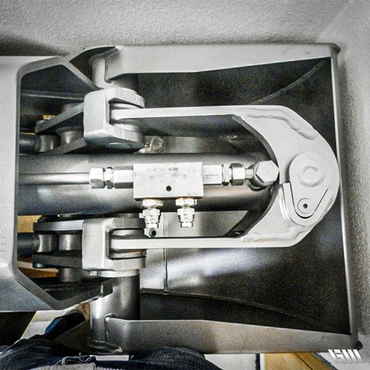 Benne preneuse Série GMTS - polyvalente et renforcée - en métal FE 510 (S355) avec lames Hardox 400_5