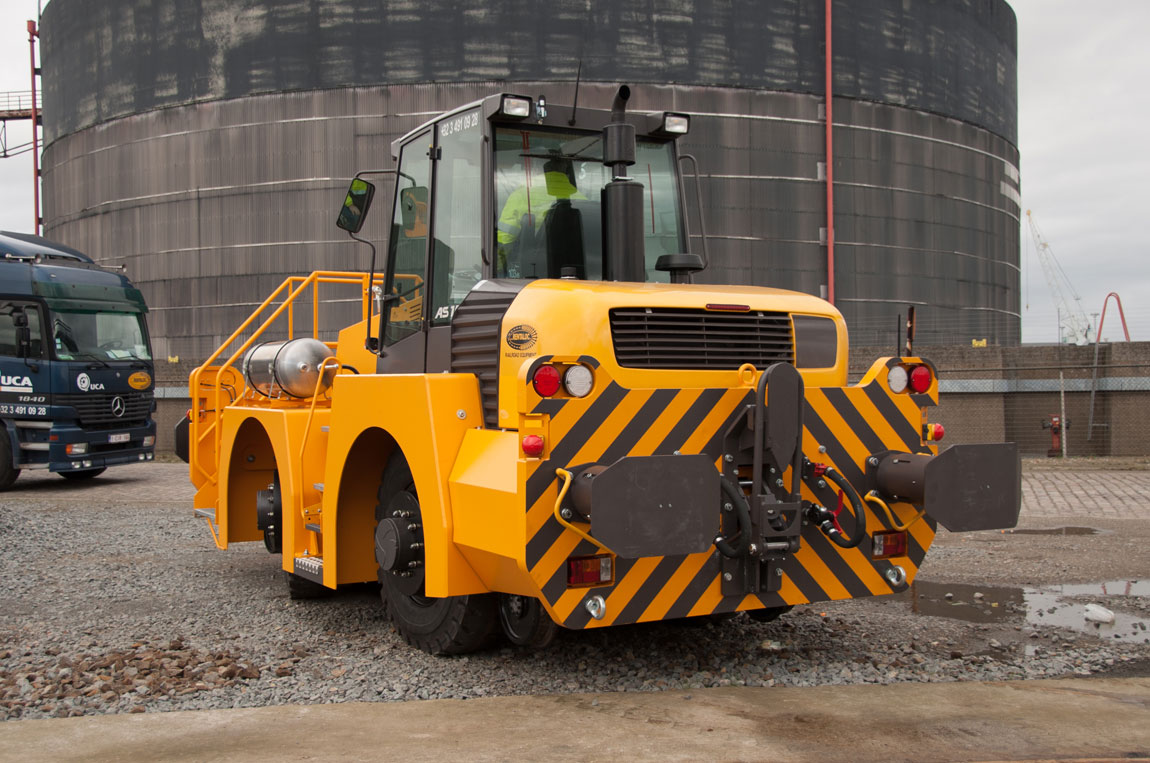 Engins pour infrastructure ferroviaire - B-Track AS 150 T16/T18, diesel hydrostatique, 136 CH, jusqu'à 1600 tonnes tractables_5