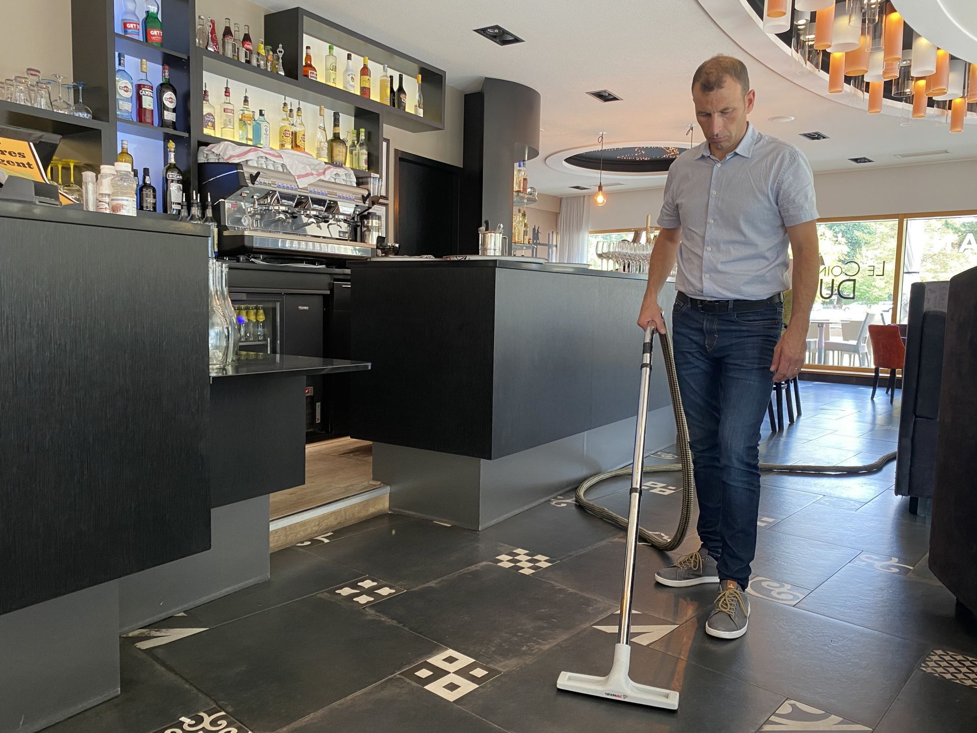 Aspirateur industriel centralisé pour hôtels et CHR - puissant, hygiénique et sans sac_5