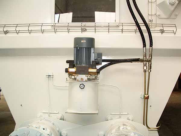 Mélangeur hacheur Horigaz - balles de foin/paille, branchages, déchets verts et bio-déchets - 2 vis pas inversés - 10 à 30m3_5