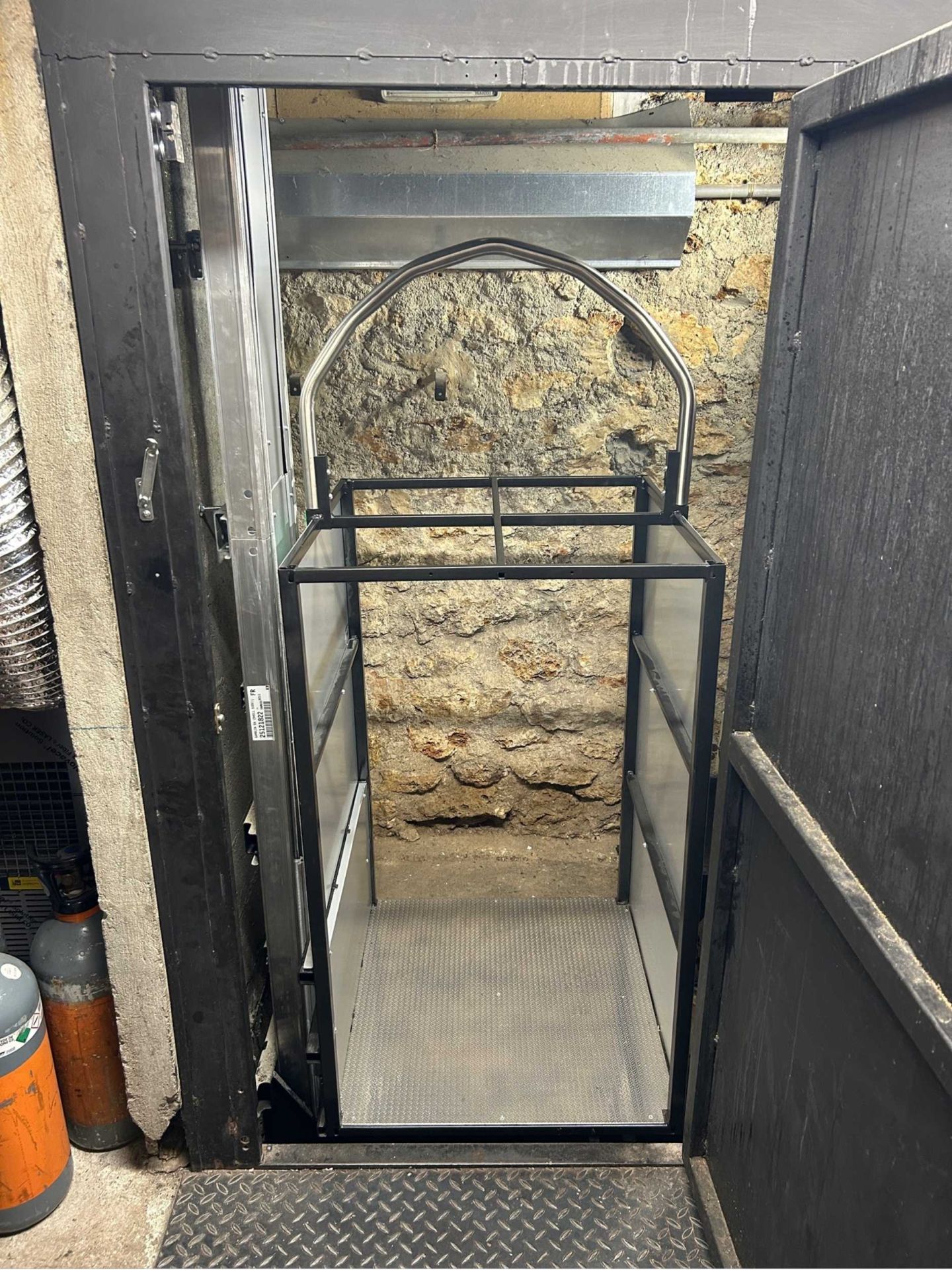 Monte-fût pour brasserie - trappe embarquée ou deux vantaux - 300 kg - DH-VZB_5