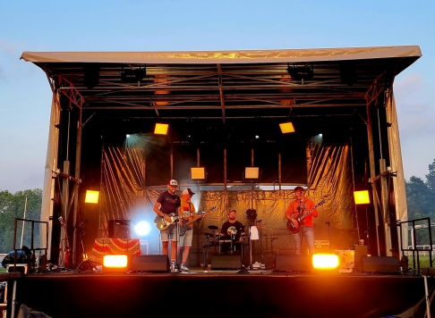 Podium passe partout 48 m² avec kit de bâche - EMS Stage 48_5