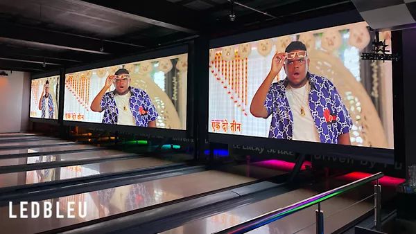 Grand écran intérieur pour bowling casino SUR MESURE à dalle LED_5