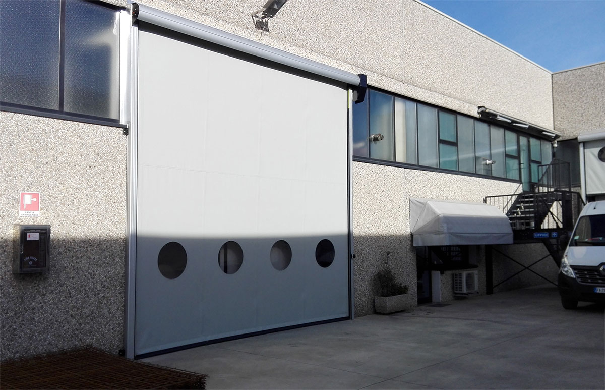 Porte rapide industrielle modulaire et esthétique - ZipGO Alumina - structure en aluminium extrudé pour installation facile_5