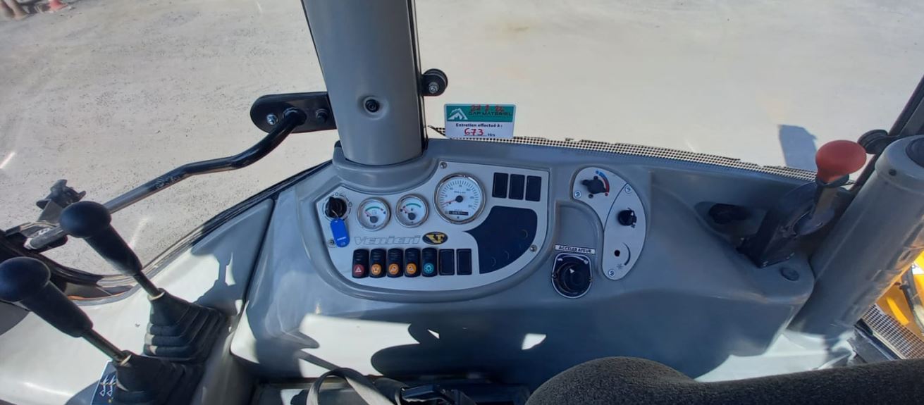 Tractopelle articulé d'occasion en très bon état, sur pneus - VENIERI 10.23D_5