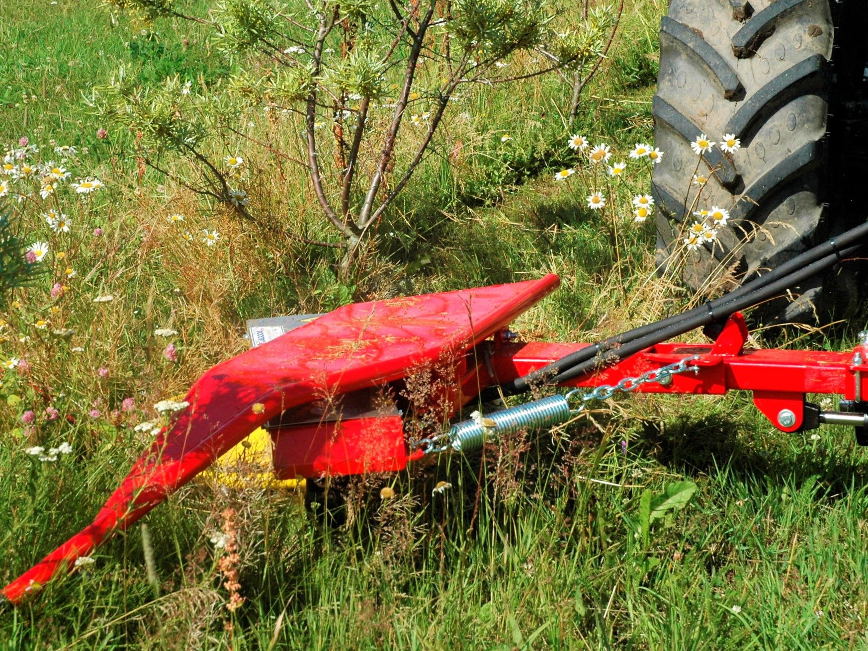 Faucheuse LUCEK avec largeur de travail variable jusqu'à 4 300 mm