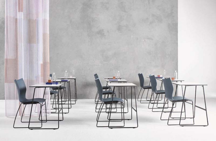 Table empilable légère, robuste  pour vos espace professionnels_5