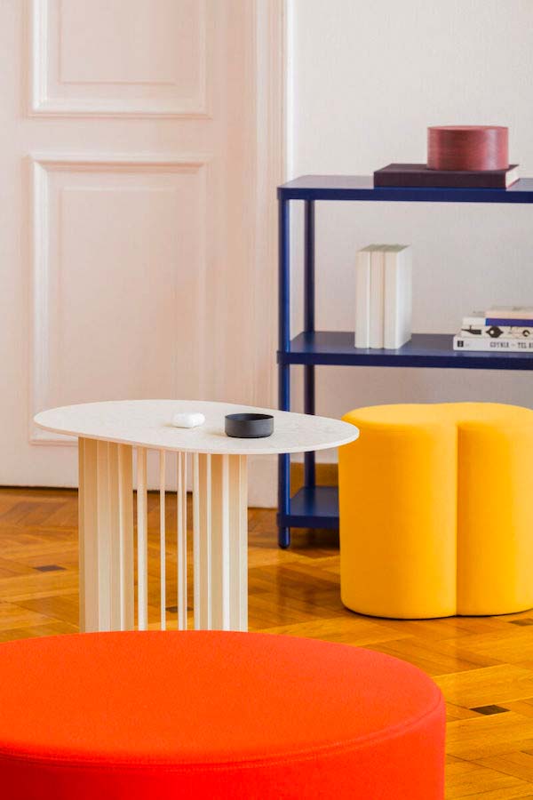 Table basse design, élégante, pratique et personnalisée, résistante pour vos collaborateurs et visiteurs_5