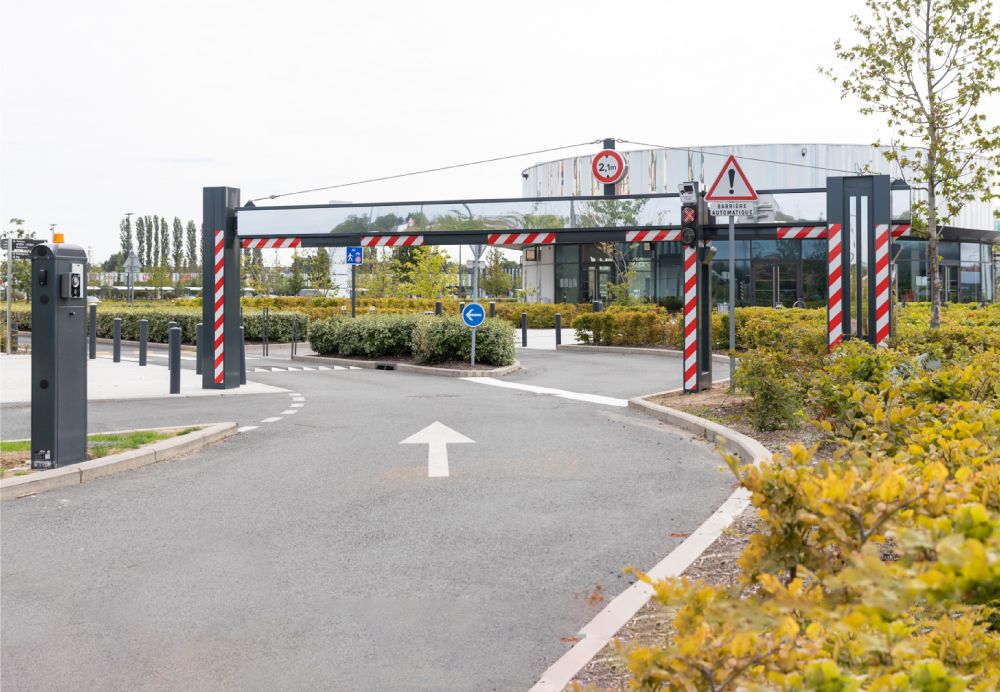 Portique coulissant STOPOCAR SAMSON - Régulation des flux pour véhicules légers - Préfabat_5