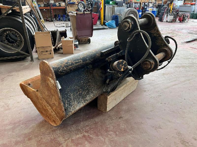 THIERE godet curage inclinable tilt pour pelle de 20t_5