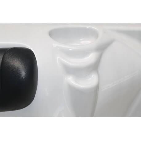 Spa relaxant avec 3 sièges confortables pour une détente optimale