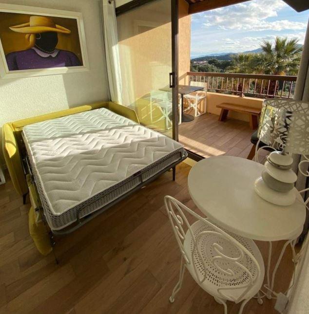 Canapé convertible Phebus 140x195 - tissu Maracaibo vieux rose piqué - design chic italien_5