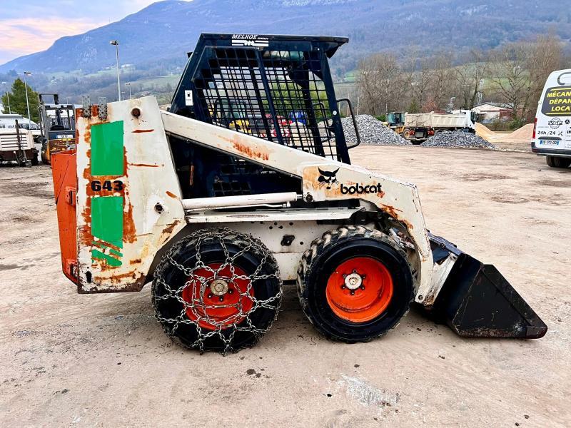 Bobcat 643 Mini-chargeur avec balayeuse et godet_5