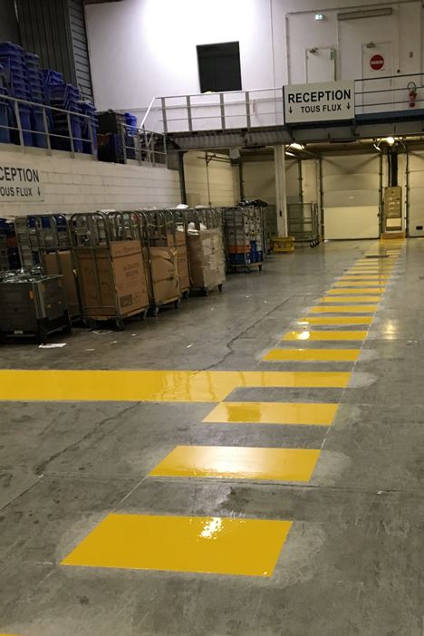 Marquage au sol par le résine Epoxydique idéal pour le parking et les zones industrielles_5