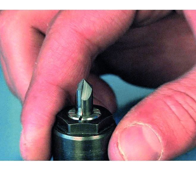 Ébavureuse compacte sur les pièces rondes et angulaires - ASO 600-ASL - pour chanfreinage et arrondi précis sur tous matériaux_5