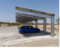 Abri métallique modulaire démontable MARQUISOL® - CUALIMETAL avec pilier incliné et options de couverture personnalisées_5