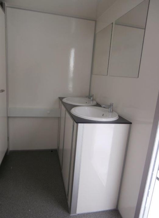 Aménagement sanitaire de la roulotte de chantier standard VRS