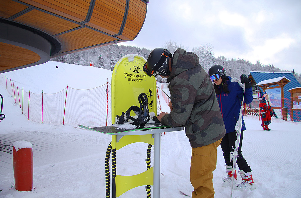 Station de réparation en libre-service ergonomique et personnalisable pour vélo et matériel de glisse - Clever ifix-overall_5